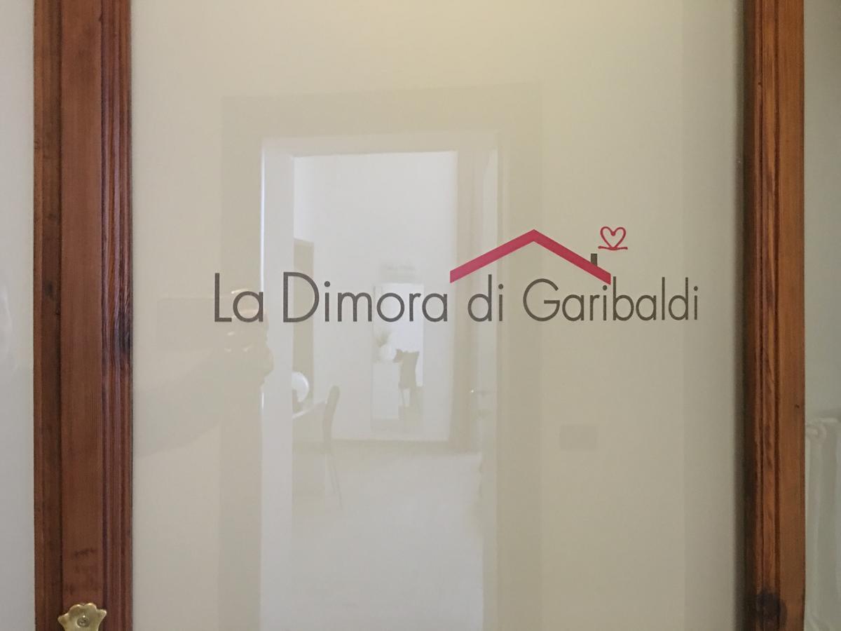 Bed and Breakfast La Dimora Di Garibaldi Неаполь Экстерьер фото